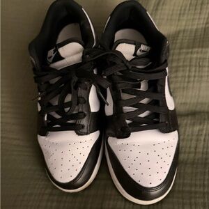 Nike Men's Classic Black and White Sneakers